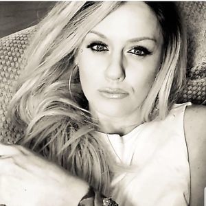 Meet your Posher, Stefanie